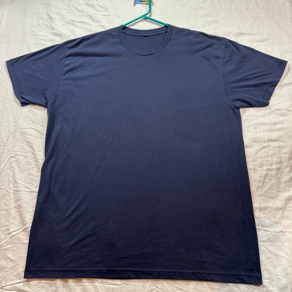 77. Classic Navy Blue Men's T-Shirt (XL)